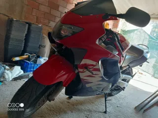 Honda CBR 600f4 del 99 110cv.