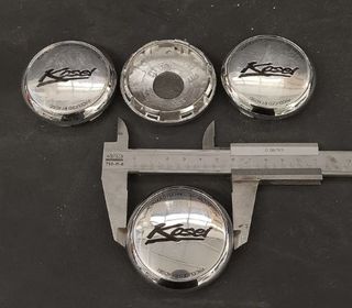 Tapas de buje Kosei Negras/Cromadas (4 unidades)