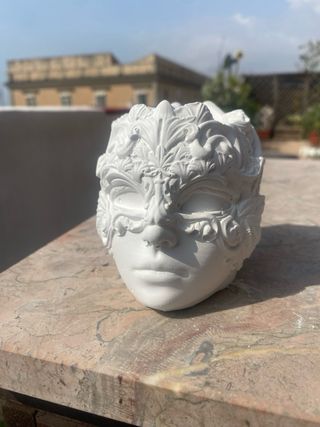 Vasetto in gesso decorato