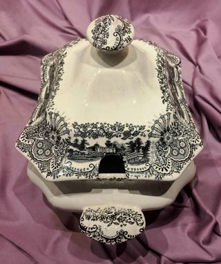 Sopera Pickman La Cartuja Porcelana