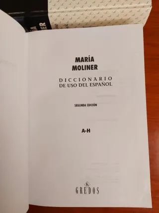 Diccionario uso español María Moliner. Gredos 1999