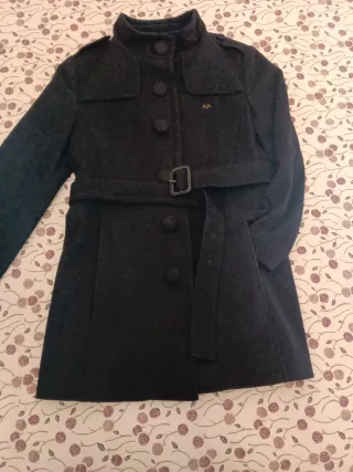 Abrigo/chaquetón . Negro. Thomas Burberry. Lana