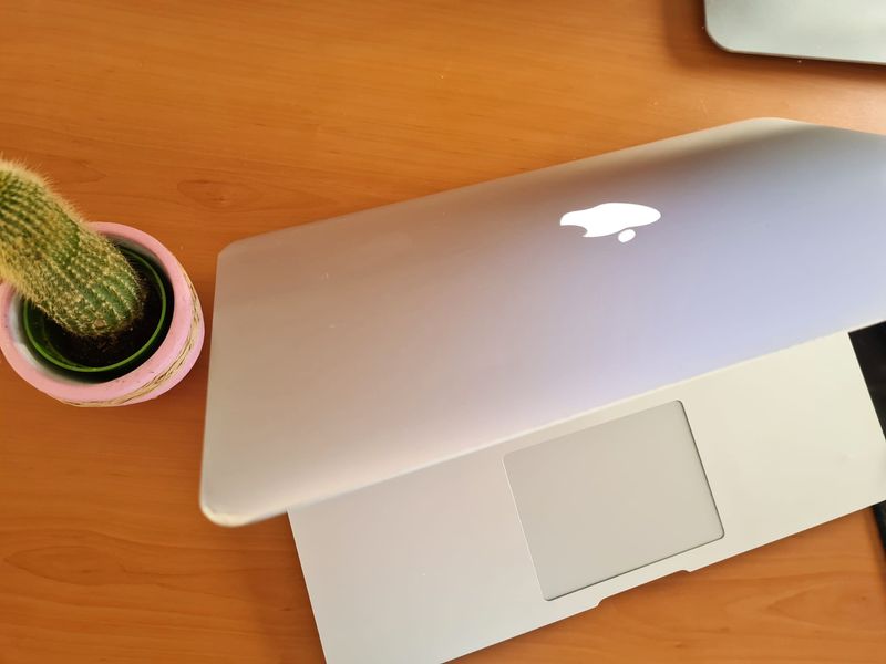 APPLE MacBook Air 2015 8GB RAM SSD Garantía 1 Año afbeelding 3