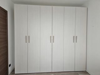 Armadio su misura bianco e beige