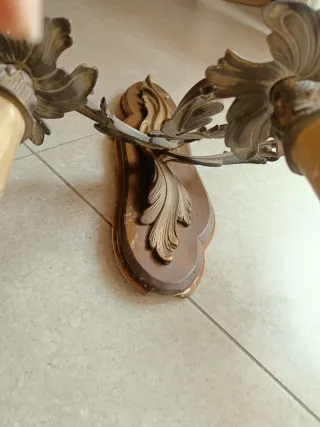 Applique da parete in bronzo anticato e legno