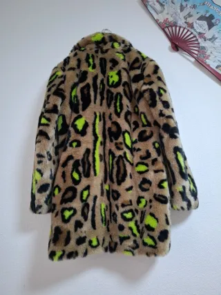 Abrigo estampado animal print