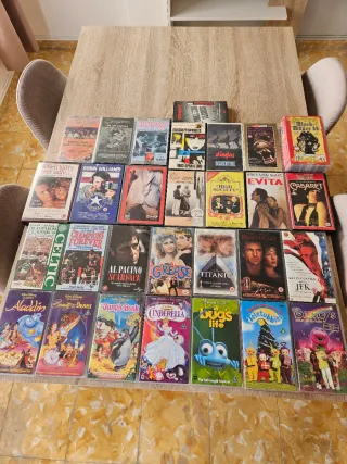 Lote 28 Películas VHS en Inglés