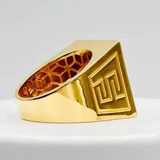 Anillo Cuadrado Greca Medusa Oro 18K