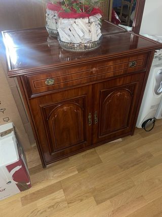 Mueble recibidor con espejo