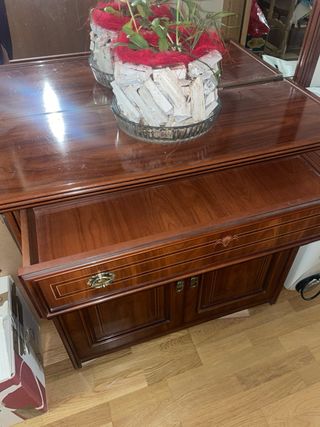 Mueble recibidor con espejo