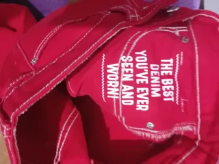 Pantalón vaquero ALCOTT rojo