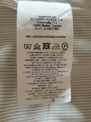 Blusa color marfil con rayas finas color verdoso