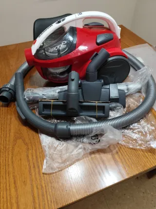 Aspiradora Hoover Sprint Evo Roja