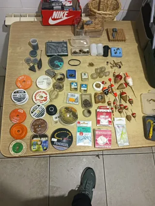 Lote de pesca: hilos, flotadores y plomos
