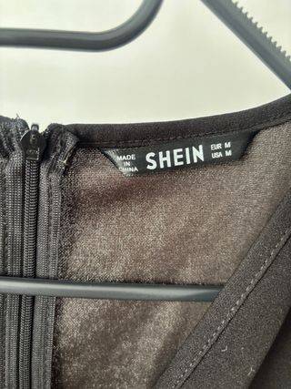 Mono manga larga mujer