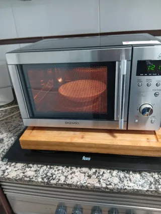 Microondas Daewoo con Grill