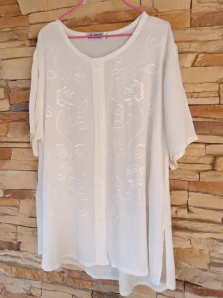 Blusa blanca bordada talla XXXL