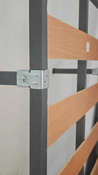 Somier láminas madera estructura metálica