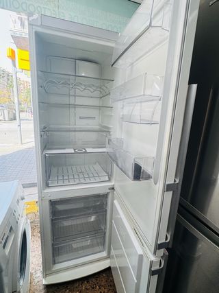 Nevera Electrolux Blanca 1,85m con Garantía