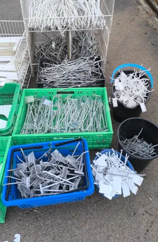 CARTELES GANCHOS ESCUADRAS PARA  ESTANTERIAS METAL