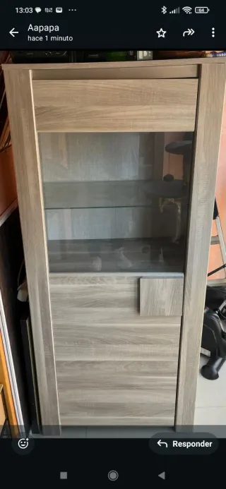 Mueble de comedor madera y cristal