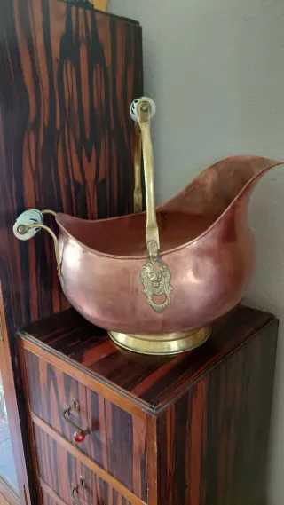 Caldero de cobre grande con león 46x46