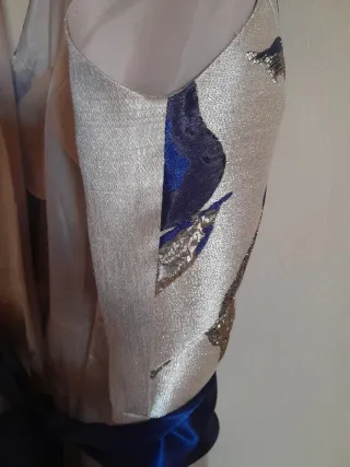 Vestido de ceremonia azul y dorado