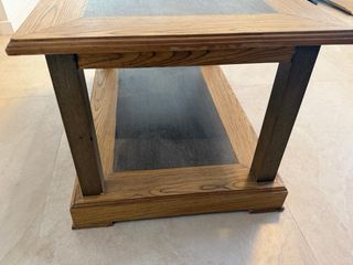 Mesa centro madera maciza con estante - 30€