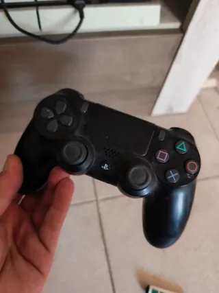 PS4 Slim Bianca + 3 Controller e Giochi