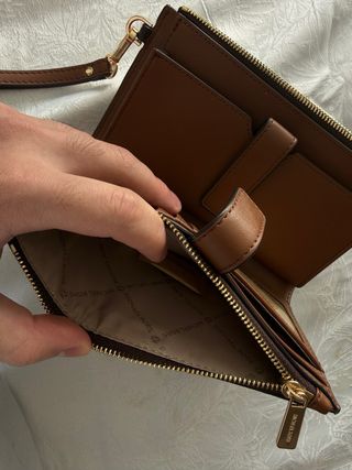 Cartera Michael Kors Jet Wristlet Marrón