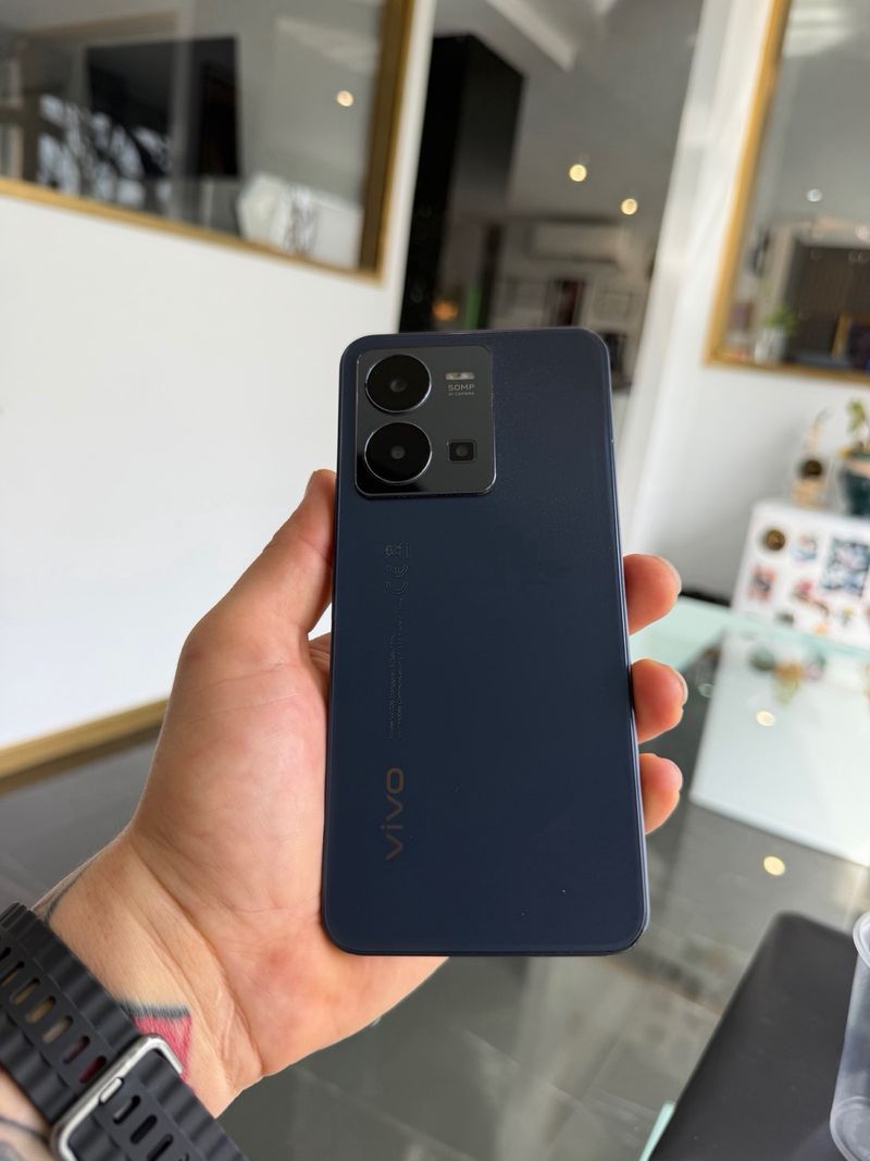 Vivo Y22s en excelente estado afbeelding 2