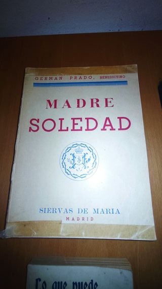 8 libros, muchos religiosos. Precio por unidad