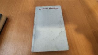 8 libros, muchos religiosos. Precio por unidad