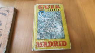 8 libros, muchos religiosos. Precio por unidad