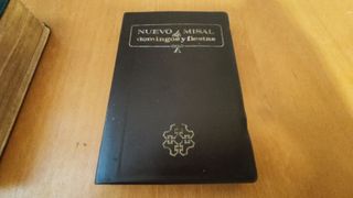 8 libros, muchos religiosos. Precio por unidad