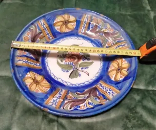 Plato antiguo cerámica pintado a mano