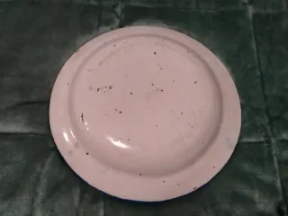 Plato antiguo cerámica pintado a mano