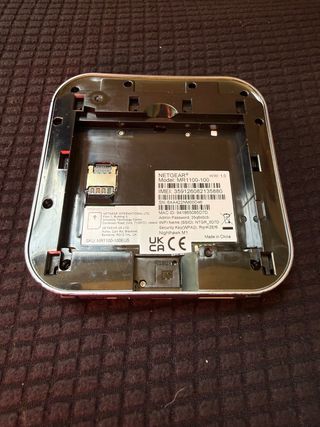 Router Portátil NETGEAR Nighthawk MR1100
