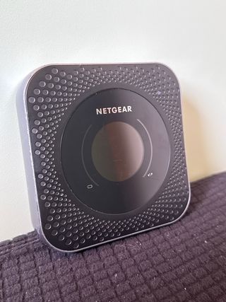 Router Portátil NETGEAR Nighthawk MR1100