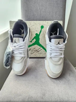 Zapatillas Jordan Beige y Blanco