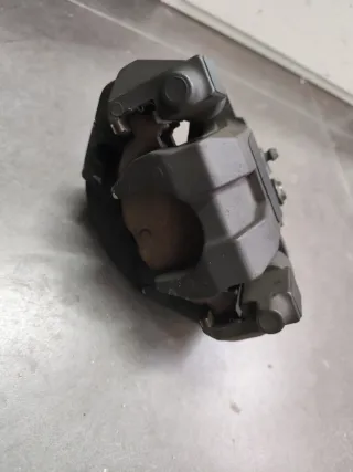 Pinza Freno Yamaha TMAX