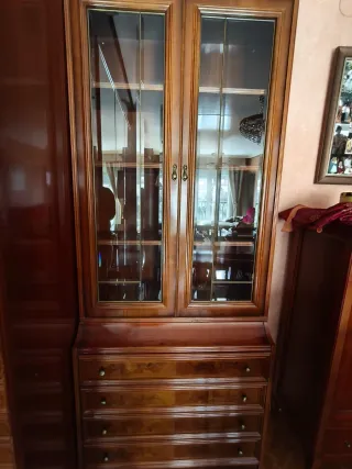 Vitrina Aparador Cerezo Madera y Cristal