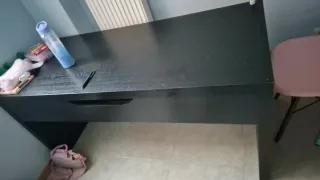 Mesa de escritório negra