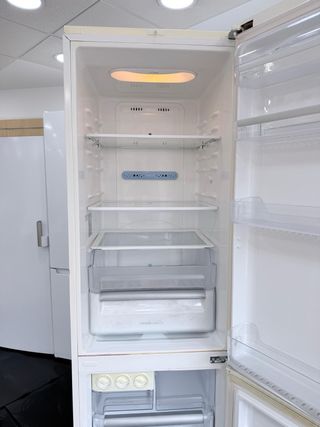 COMBI LG 2MTS NOFROST A+++. COMO NUEVO