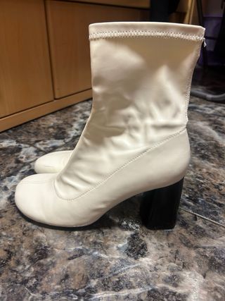 Botines blancos tacón bloque T38 Bershka
