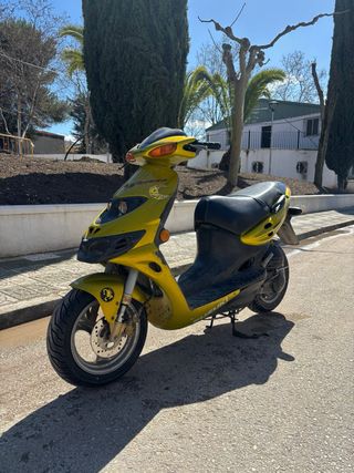 Suzuki Katana Amarillo