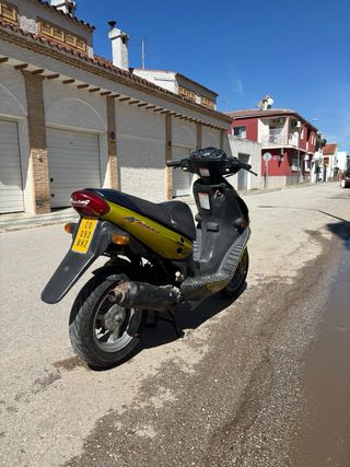 Suzuki Katana Amarillo