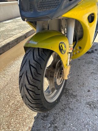 Suzuki Katana Amarillo