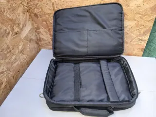 Maletín portátil 17” Sumdex