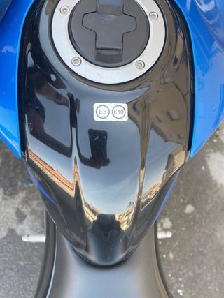 Suzuki GSX 125 Naked Azul/Negra